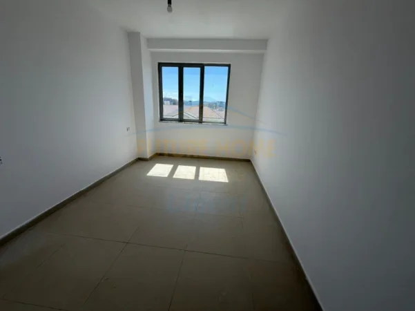 Tirane, shitet apartament 1+1+Ballkon Kati 3, 71 m² 116.000 € (KINOSTUDIO)