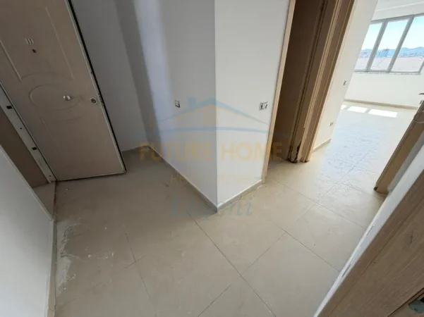 Tirane, shitet apartament 1+1+Ballkon Kati 3, 71 m² 116.000 € (KINOSTUDIO)