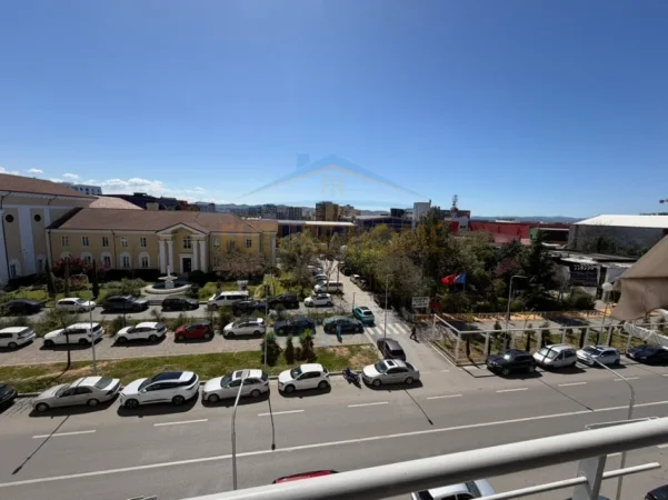Tirane, shitet apartament 1+1+Ballkon Kati 3, 71 m² 116.000 € (KINOSTUDIO)