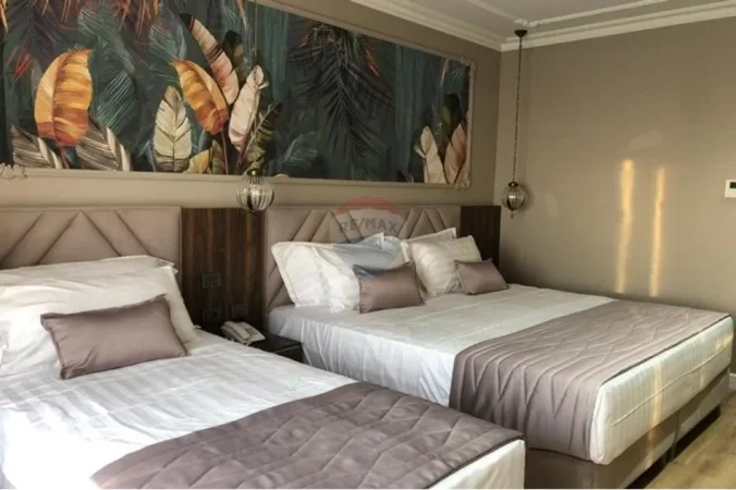 Kavaje, shitet hotel , 3.371 m² (Golem)