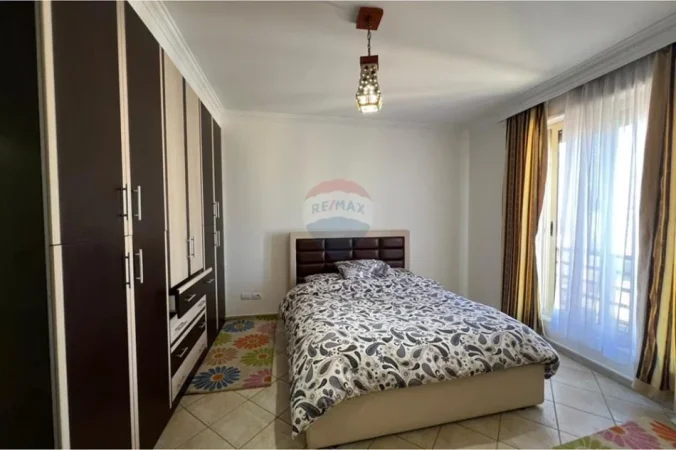 Tirane, jepet me qera apartament 2+1 Kati 10, 140 m² 750 € (Rruga e Barrikadave)