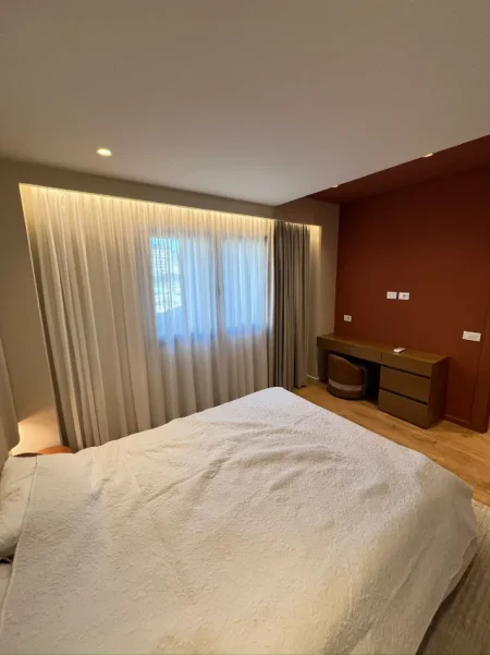 Tirane, jepet me qera apartament 1+1 Kati 1, 700 € 