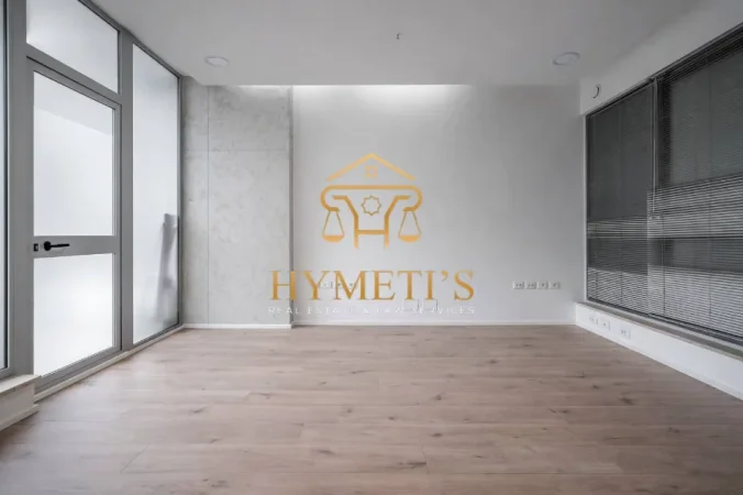 Tirane, jepet me qera ambjent biznesi Kati 1, 31 m² 500 € (Rr. Kostandin Kristoforidhi, pranë Fakultetit Juridik, Tiranë)