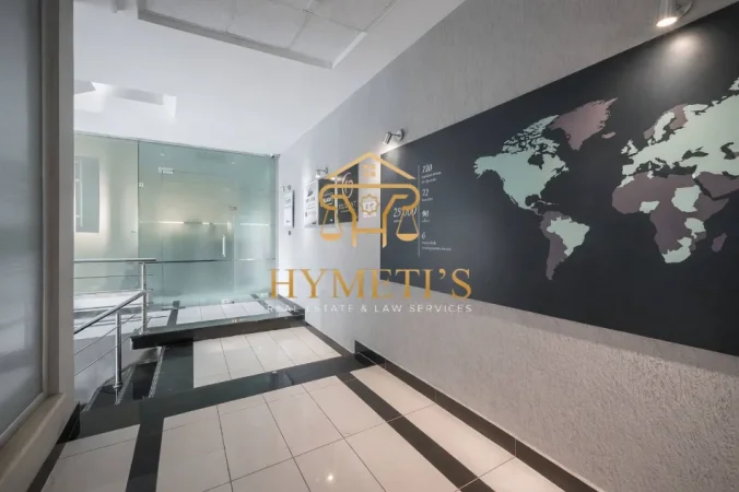 Tirane, jepet me qera ambjent biznesi Kati 1, 31 m² 500 € (Rr. Kostandin Kristoforidhi, pranë Fakultetit Juridik, Tiranë)