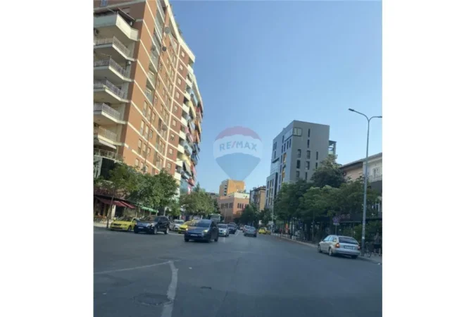 Tirane, shitet , 236 m² 1.550.000 € (Rruga e Elbasanit)