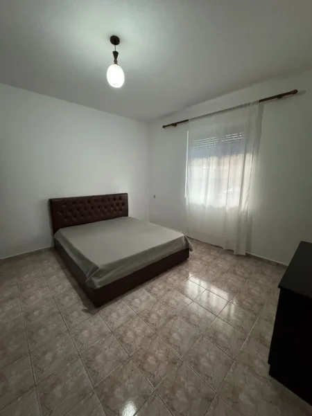 Tirane, jepet me qera shtepi 2+1+Ballkon Kati 0, 112 m² 400 € (ne rrugen Besa Tirane)