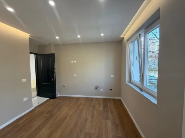 Tirane, jepet me qera garsonier 1+1 Kati 2, 29 m² 400 € (Rruga Mine Peza)