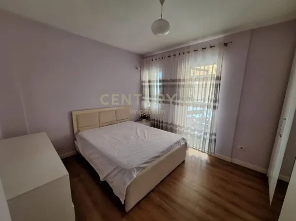 Tirane, jepet me qera apartament 2+1 Kati 8, 90 m² 450 € 