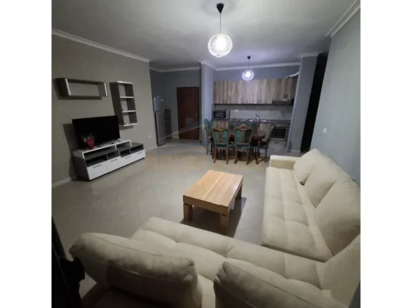 Tirane, jepet me qera apartament 2+1+Ballkon Kati 3, 107 m² 490 € (Unaza e Re)