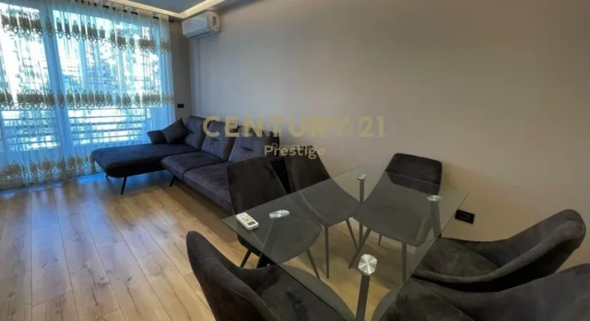 Tirane, jepet me qera apartament 1+1 Kati 1, 70 m² 700 € (Komuna e Parisit)
