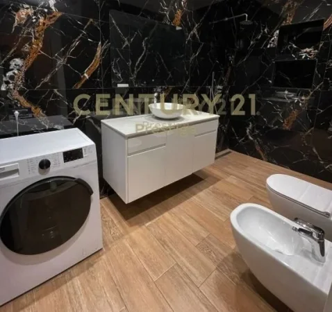 Tirane, jepet me qera apartament 1+1 Kati 1, 70 m² 700 € (Komuna e Parisit)