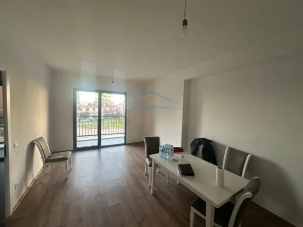 Tirane, shitet apartament 2+1+Ballkon Kati 1, 105 m² 235.600 € (Bulevardi i Ri)