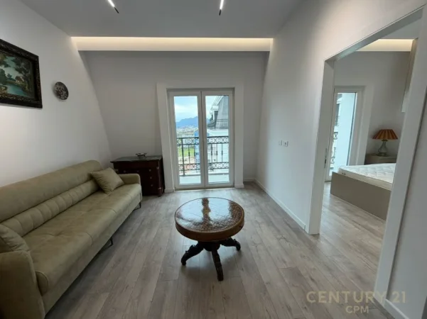 Tirane, jepet me qera apartament 1+1 Kati 4, 47 m² 450 € (Sauk , Porta e Re)