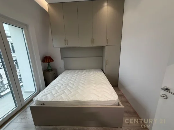 Tirane, jepet me qera apartament 1+1 Kati 4, 47 m² 450 € (Sauk , Porta e Re)