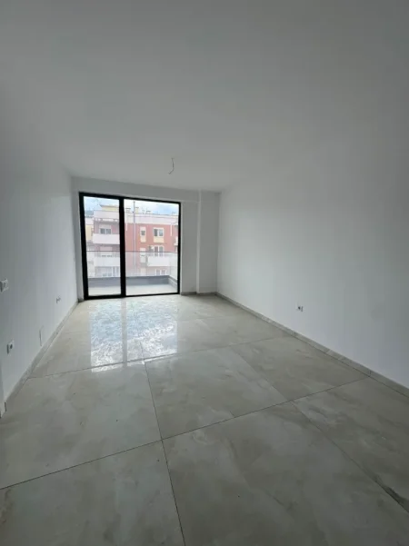 Tirane, jepet me qera zyre Kati 8, 70 m² 700 € (OLYMPIC RESIDENCE)