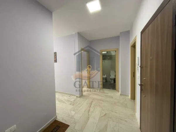 Durres, jepet me qera apartament 2+1 Kati 6, 400 € (Pernoca)