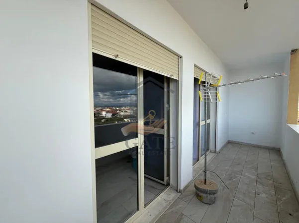 Durres, jepet me qera apartament 2+1 Kati 6, 400 € (Pernoca)