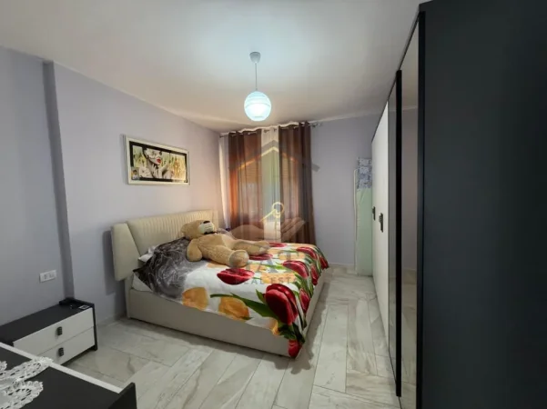 Durres, jepet me qera apartament 2+1 Kati 6, 400 € (Pernoca)
