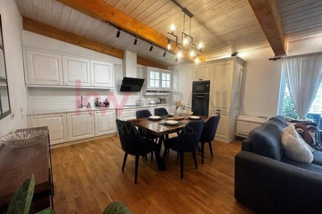 Tirane, jepet me qera apartament Kati 8, 155 m² 1.200 Euro (Liqeni i Tiranes)