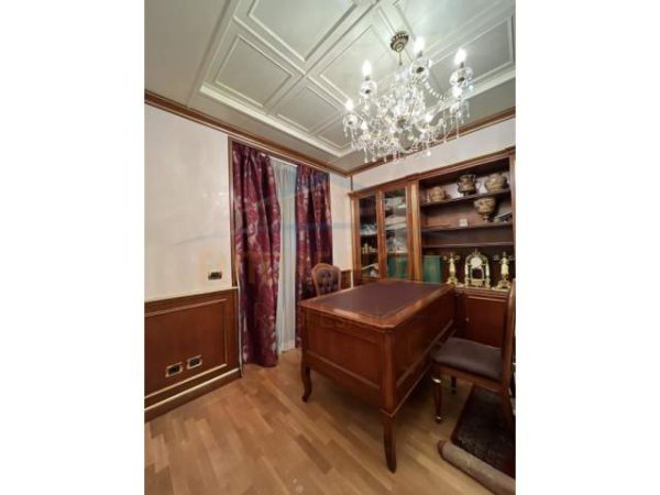 Tirane, shitet apartament Kati 6, 95 m² 250.000 Euro (Pazari i Ri, Rruga Hoxhe Vokri)