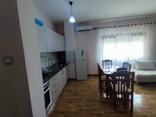 Tirane, jepet me qera apartament 2+1+A+BLK Kati 4, 96 m² 550 Euro (J.de rada)
