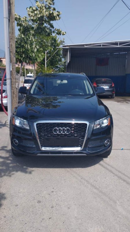 Tirane, shes makine Audi Q5 Viti 2012, 9.500 Euro