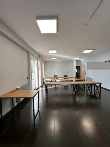 Tirane, jepet me qera zyre Kati 2, 120 m² 1.400 Euro (Bulevardi Gjergj Fishta, Tiranë)