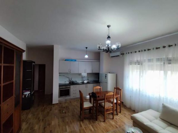 Tirane, jepet me qera apartament 2+1+A+BLK Kati 4, 96 m² 550 Euro (J.de rada)
