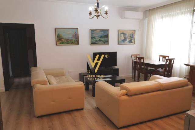 Tirane, shitet apartament 2+1 Kati 3, 100 m² 210.000 Euro (blloku)
