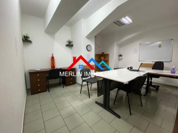 Tirane, jepet me qera ambjent biznesi Kati -1, 275 m² 2.000 Euro (Rruga e kavajes)
