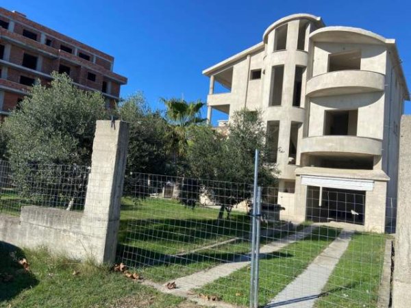 Qerret, shes Vile 3 Katshe 390 m² 280.000 Euro (Qerret, Kavaje)