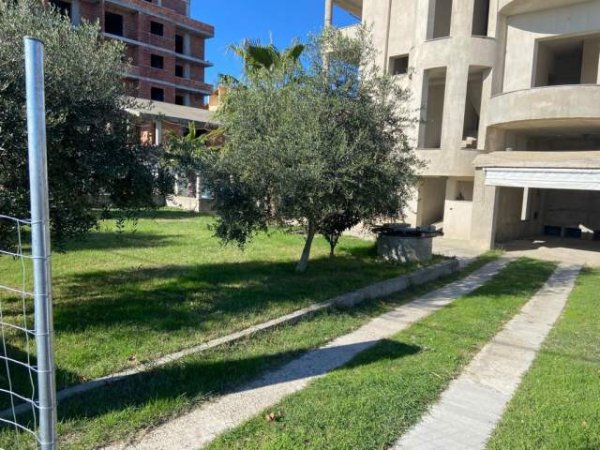 Qerret, shes Vile 3 Katshe 390 m² 280.000 Euro (Qerret, Kavaje)