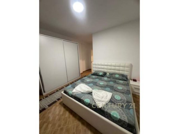 Tirane, jepet me qera apartament 3+1+BLK Kati 5, 160 m² 800 Euro (Liqeni i Thate, Kompleksi Veneto)