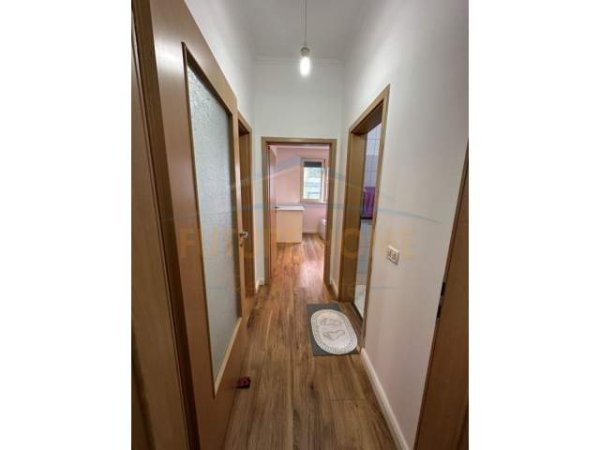 Tirane, jepet me qera apartament Kati 2, 100 m² 600 Euro (liqeni i thate)