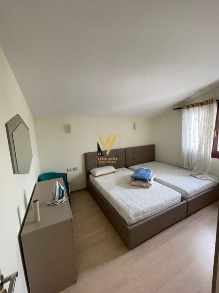 Tirane, shitet apartament 2+1 Kati 4, 203 m² 230.000 Euro (kopshti botanik)