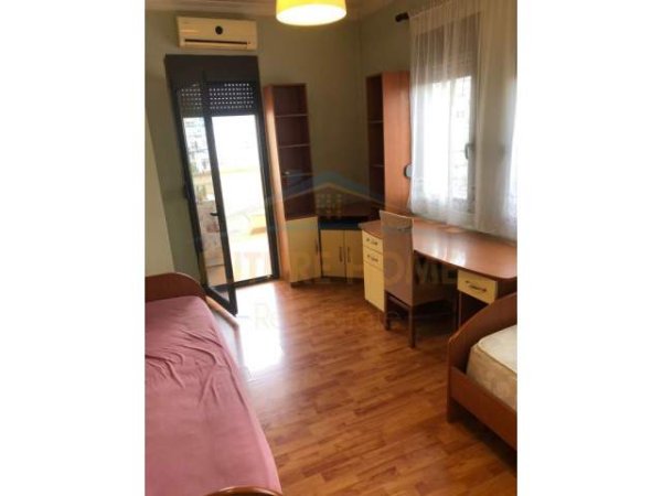 Tirane, jepet me qera apartament Kati 7, 102 m² 600 Euro (Rruga Islam Alla)
