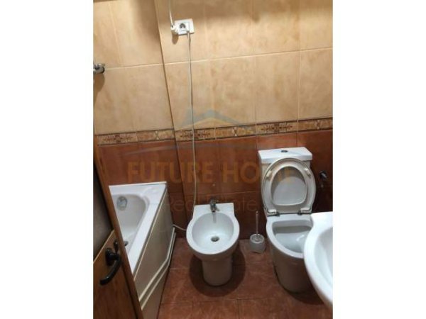 Tirane, jepet me qera apartament Kati 7, 102 m² 600 Euro (Rruga Islam Alla)