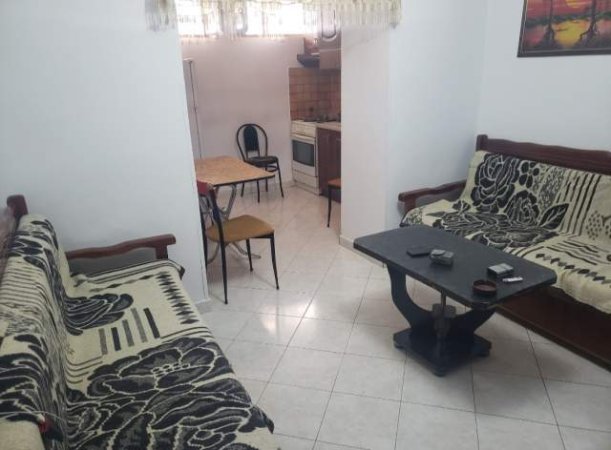 Korce, jepet me qera shtepi private 2+1+A+BLK 22.000 Lek