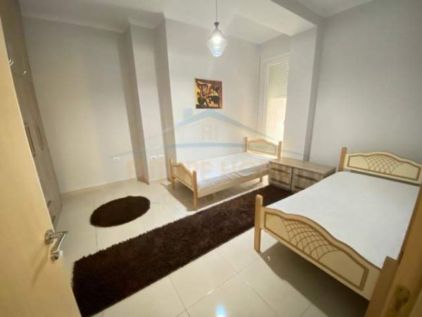 Tirane, jepet me qera apartament Kati 4, 97 m² 700 Euro (Vasil Shanto)