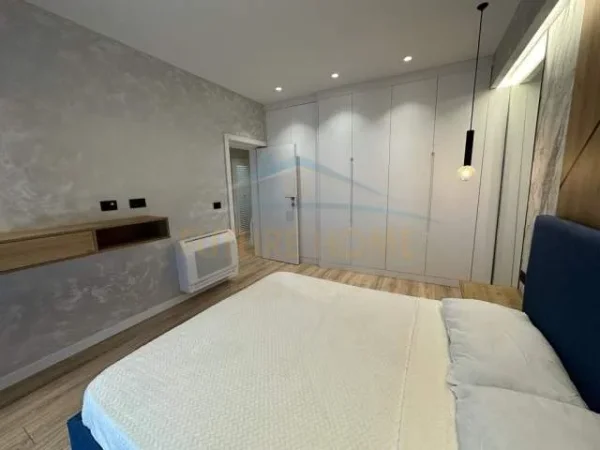 Tirane, jepet me qera apartament 2+1+BLK Kati 1, 95 m² 1.100 Euro (Rruga e Kavajes)