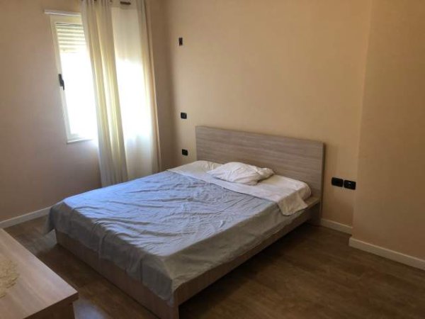 Jepet me qera apartamenti 2+1 500euro Qsut