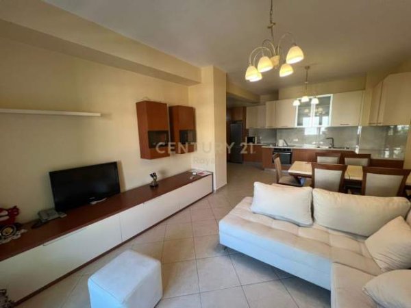 Tirane, jepet me qera apartament 2+1+A+BLK 130 m² 600 Euro (zogu i zi)