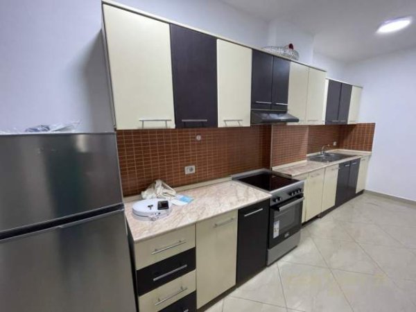 Tirane, jepet me qera 2+1+BLK 117 m² 600 Euro