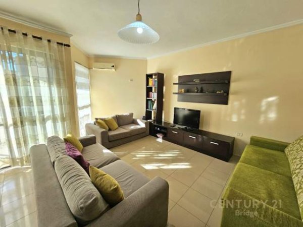 Tirane, jepet me qera apartament 2+1+A+BLK 147 m² 700 Euro (rruga durrsit)