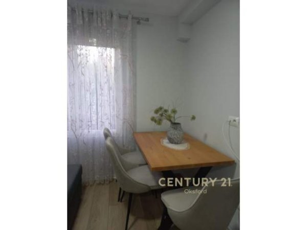 Tirane, jepet me qera apartament 2+1 Kati 3, 60 m² 600 Euro (vasil shanto)