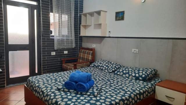 Tirane, jepet me qera apartament 1+1 Kati 1, 75 m² 370 Euro (Bulevardi i Ri)