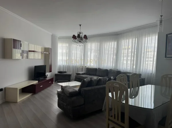 Tirane, jepet me qera apartament 3+1 Kati 6, 120 m² 1.200 € (Deliorgji)