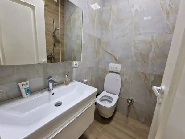 Tirane, shitet apartament 3+1 Kati 8, 137 m² 350.000 € (RRUGA FORTUZI)
