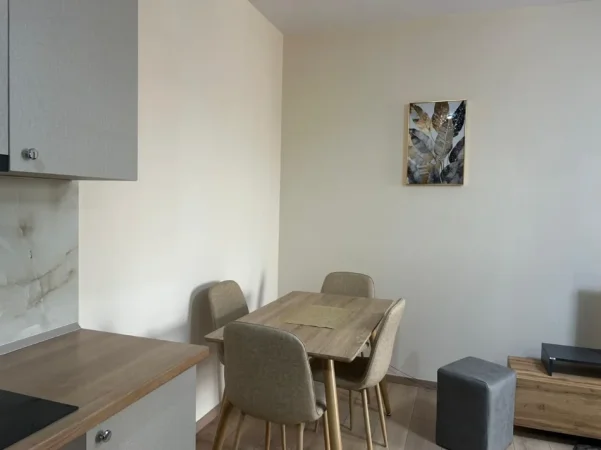 Tirane, jepet me qera apartament 1+1 Kati 4, 68 m² 600 € (RRUGA E KAVAJES)