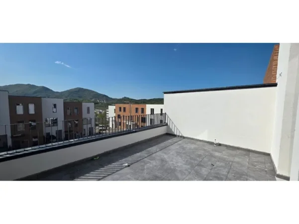 Tirane, shes Vile 3+1 Kati 1, 268 m² 650.000 € (TEG)